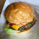 バーガー好きのためのおすすめショップ Part 1「Doug’s Burger (ダグスバーガー)」