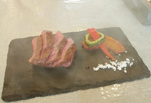 石垣島グルメ：「燻製沖縄料理 かびら亭」でランチタイム