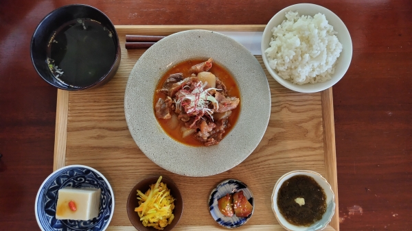 西表島・南の果てのランチ食堂『食堂ワタブンブン』