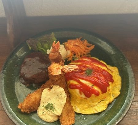 ランチもちょっと一杯も楽しめる【喫茶ありきたり】
